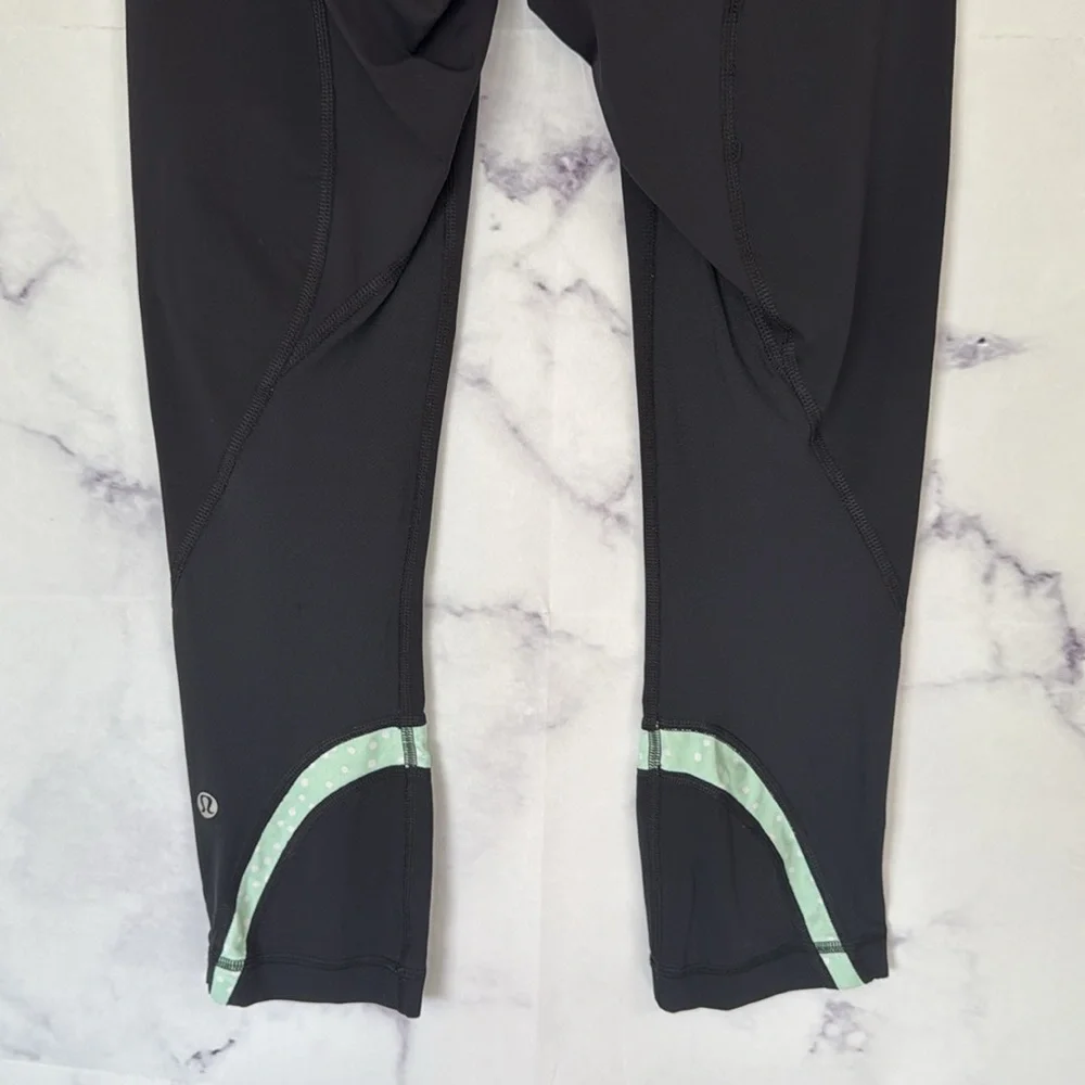 LULULEMON Run Inspire Crop II Black Mint Moment Polka Dot Size 4